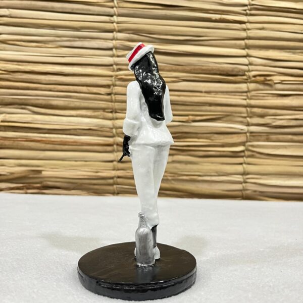 Maria Navalha 15cm resina - branco e vermelho - Imagem 4