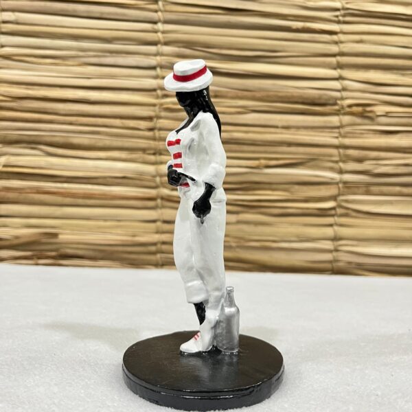 Maria Navalha 15cm resina - branco e vermelho - Imagem 2