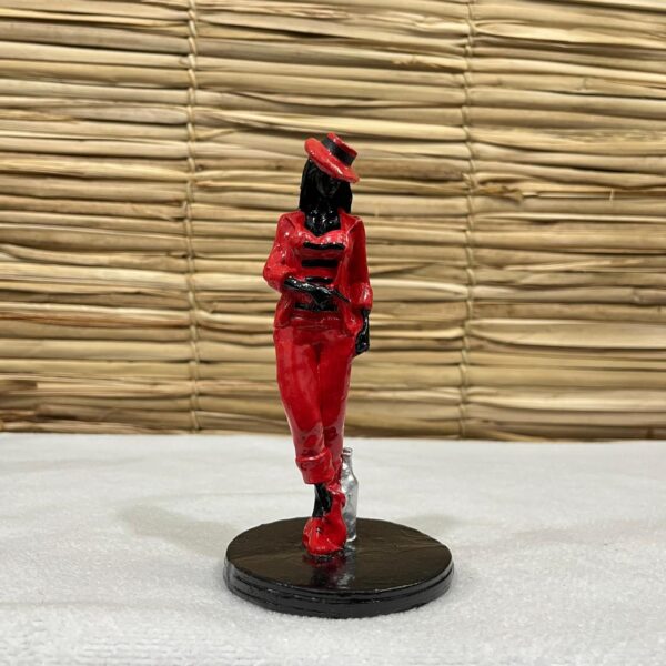 Maria Navalha em resina 15 cm - vermelho