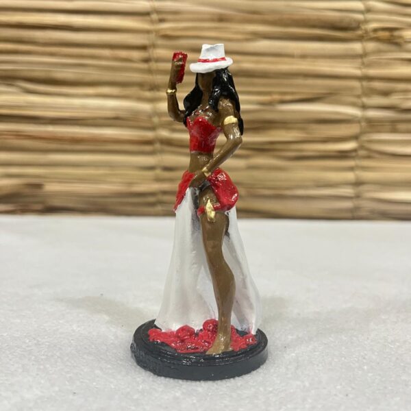 Maria Navalha - Saia Branca - 10cm Resina - Imagem 2